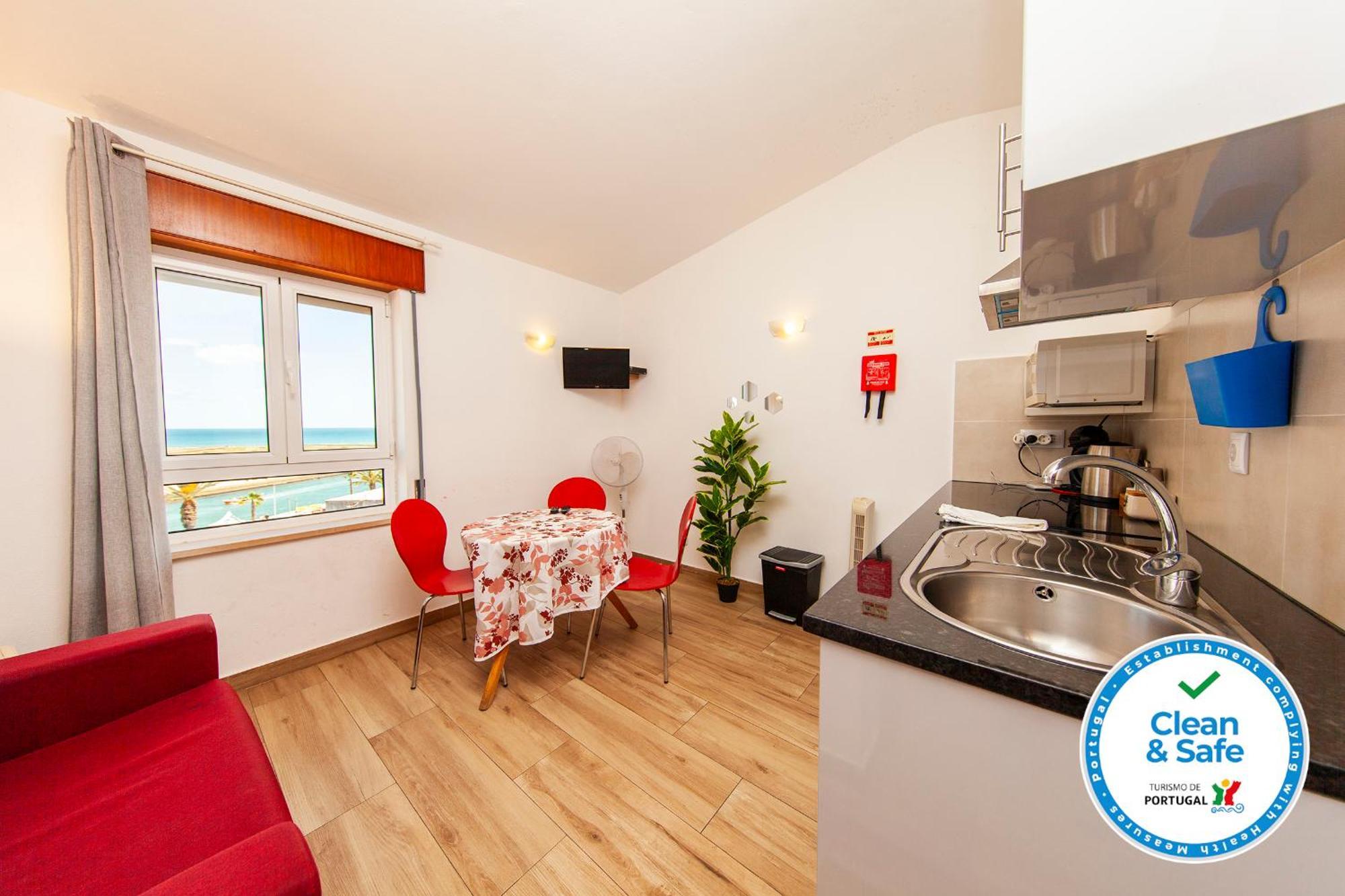 A38 - Rising Sun Top-Floor Flat Лагос Екстериор снимка