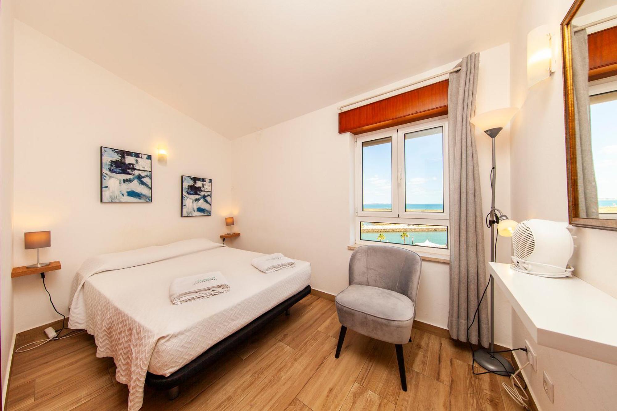 A38 - Rising Sun Top-Floor Flat Лагос Екстериор снимка