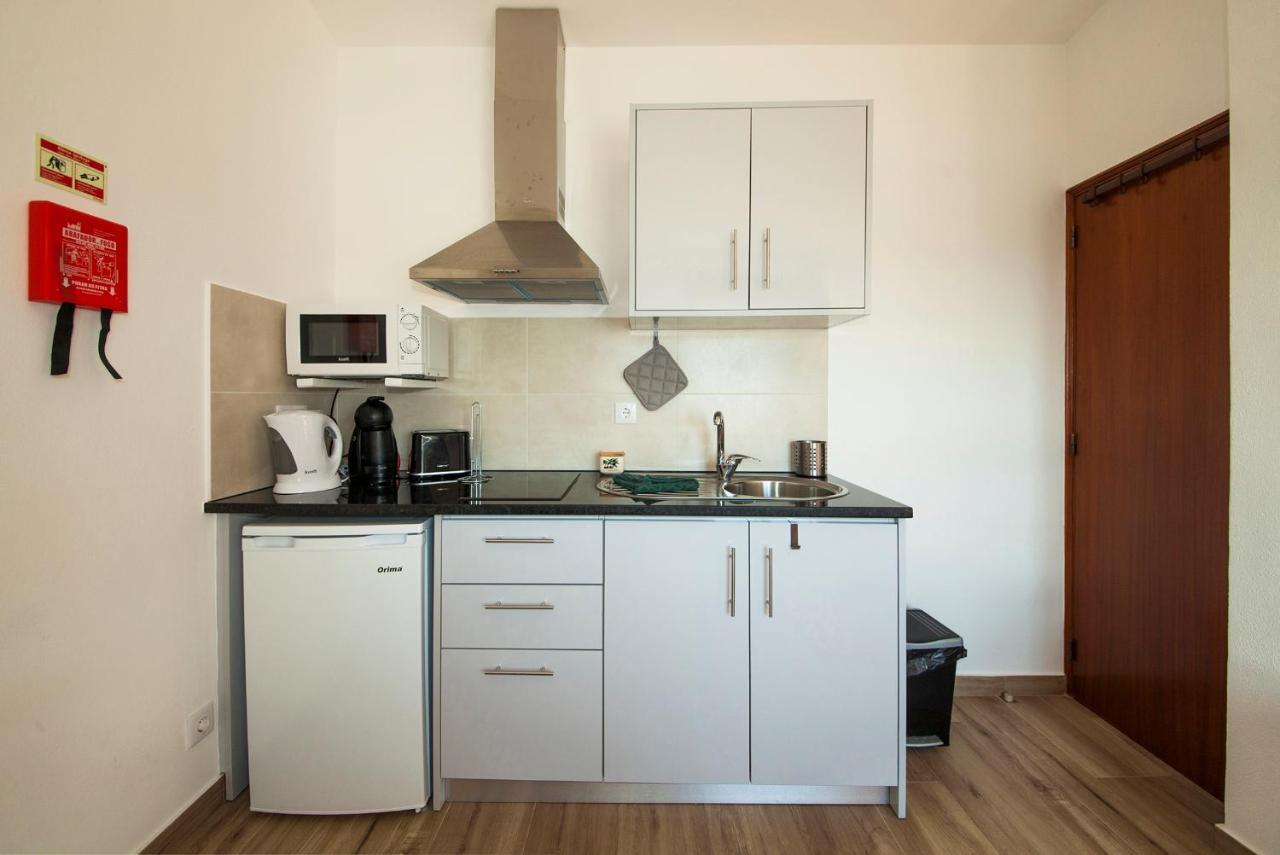A38 - Rising Sun Top-Floor Flat Лагос Екстериор снимка